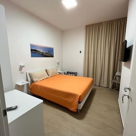 B&B Immare Brindisi Bagian luar foto