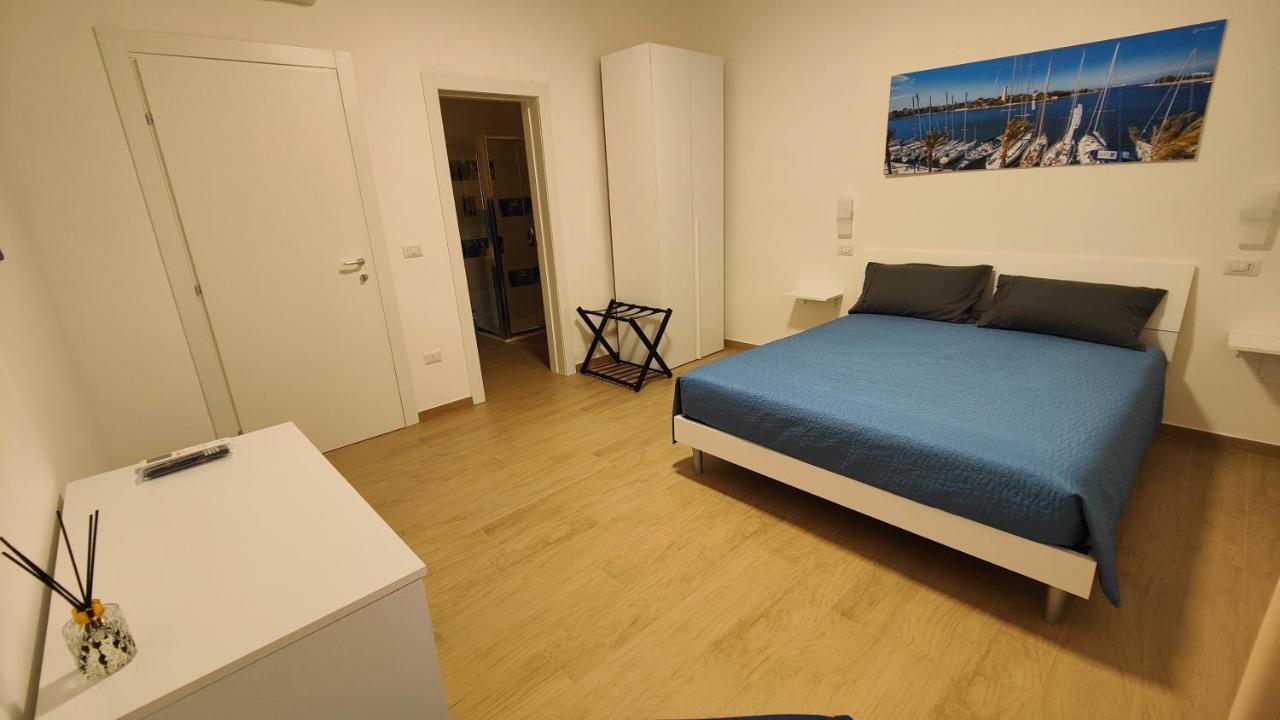 B&B Immare Brindisi Bagian luar foto
