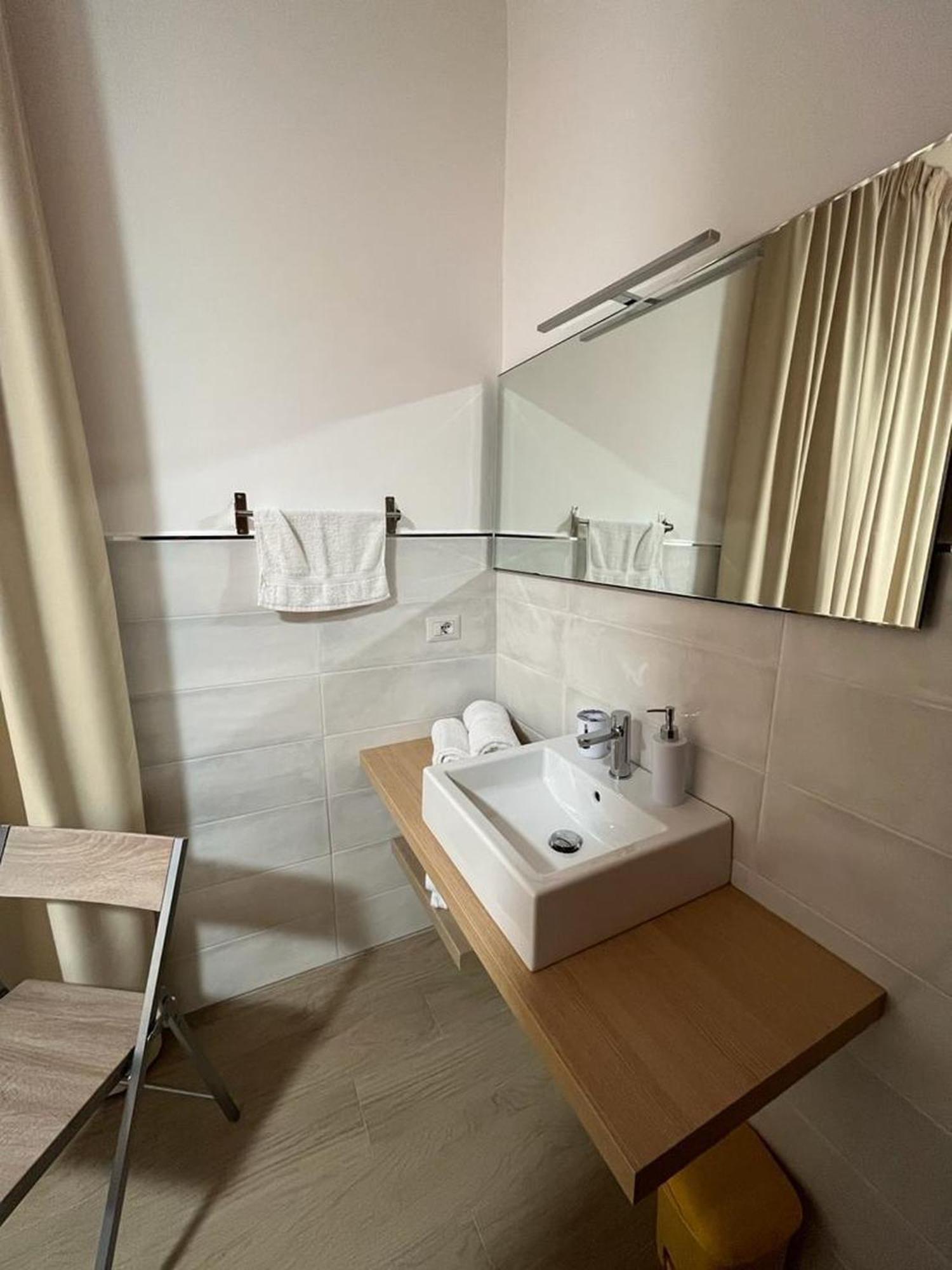 B&B Immare Brindisi Bagian luar foto